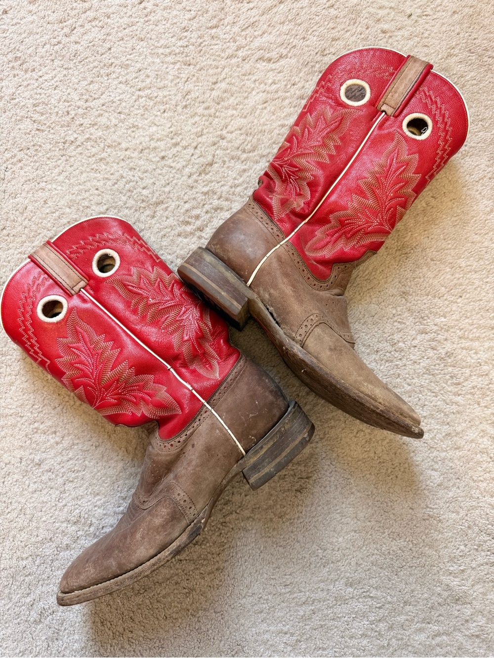 Classic Western Pull-On Boots in Red and Brown - Picture 2 of 4